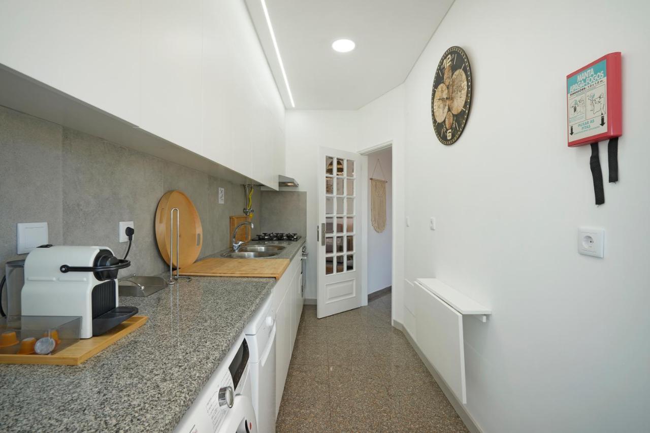 Costa Beach Apartment By The Portuguese Butler Кошта-да-Капаріка Екстер'єр фото