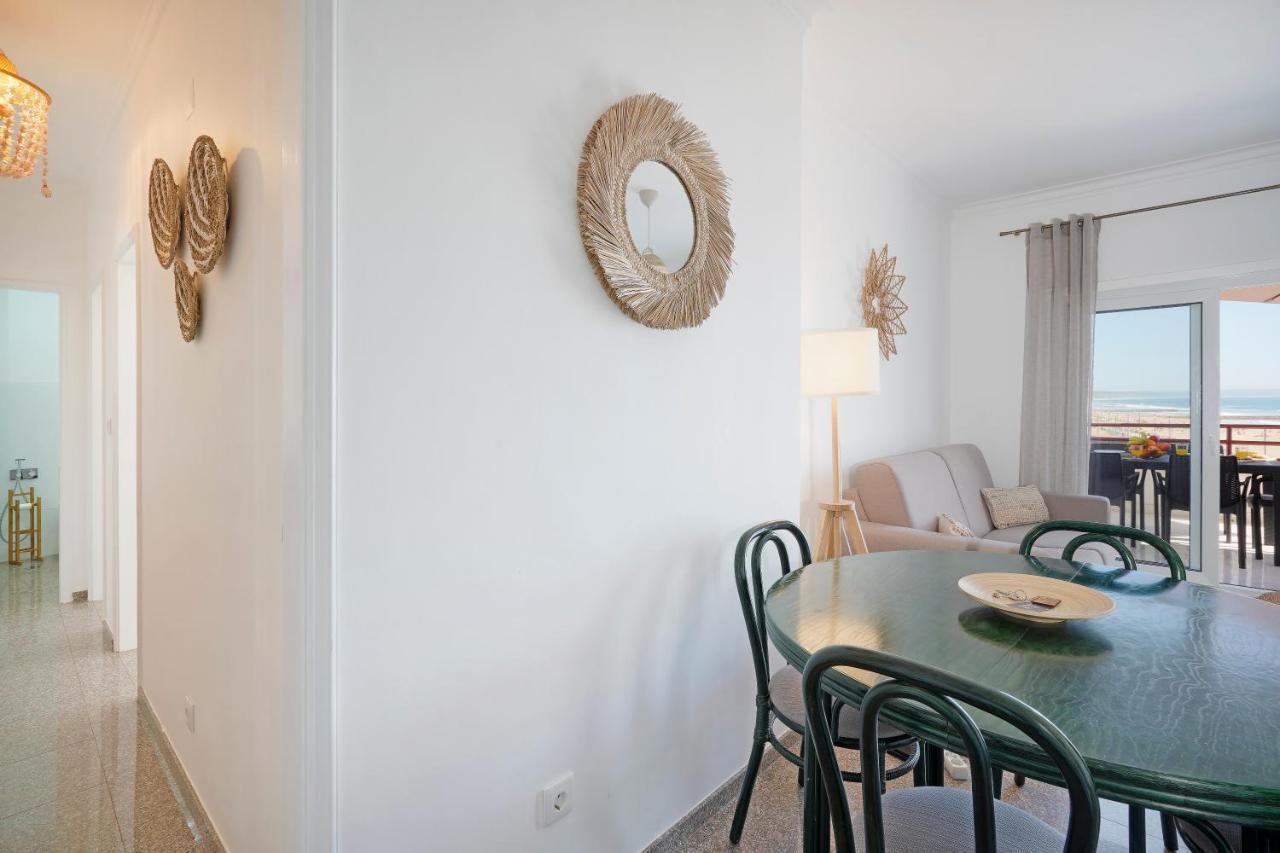 Costa Beach Apartment By The Portuguese Butler Кошта-да-Капаріка Екстер'єр фото